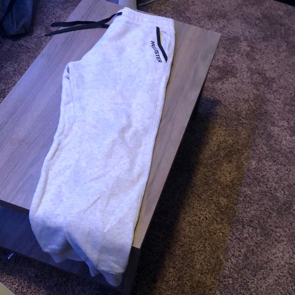 Hollister small men’s grey sweatpants